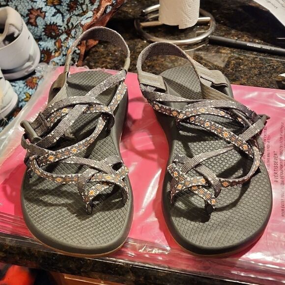 Chaco Women's Gray Strappy Sandals Size 10 EUC - Picture 1 of 6